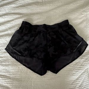 Lululemon women’s hotty hot short